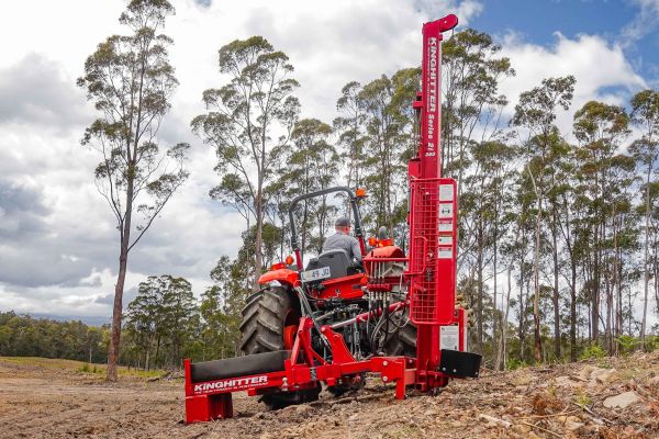 Kinghitter 2i post driver sideshift adjustment on tractor in Australia