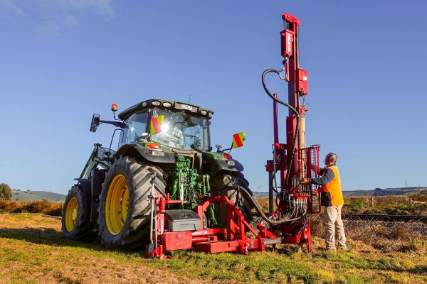 Kinghitter Expander 2i hydraulic post hitter with fast hammer drop