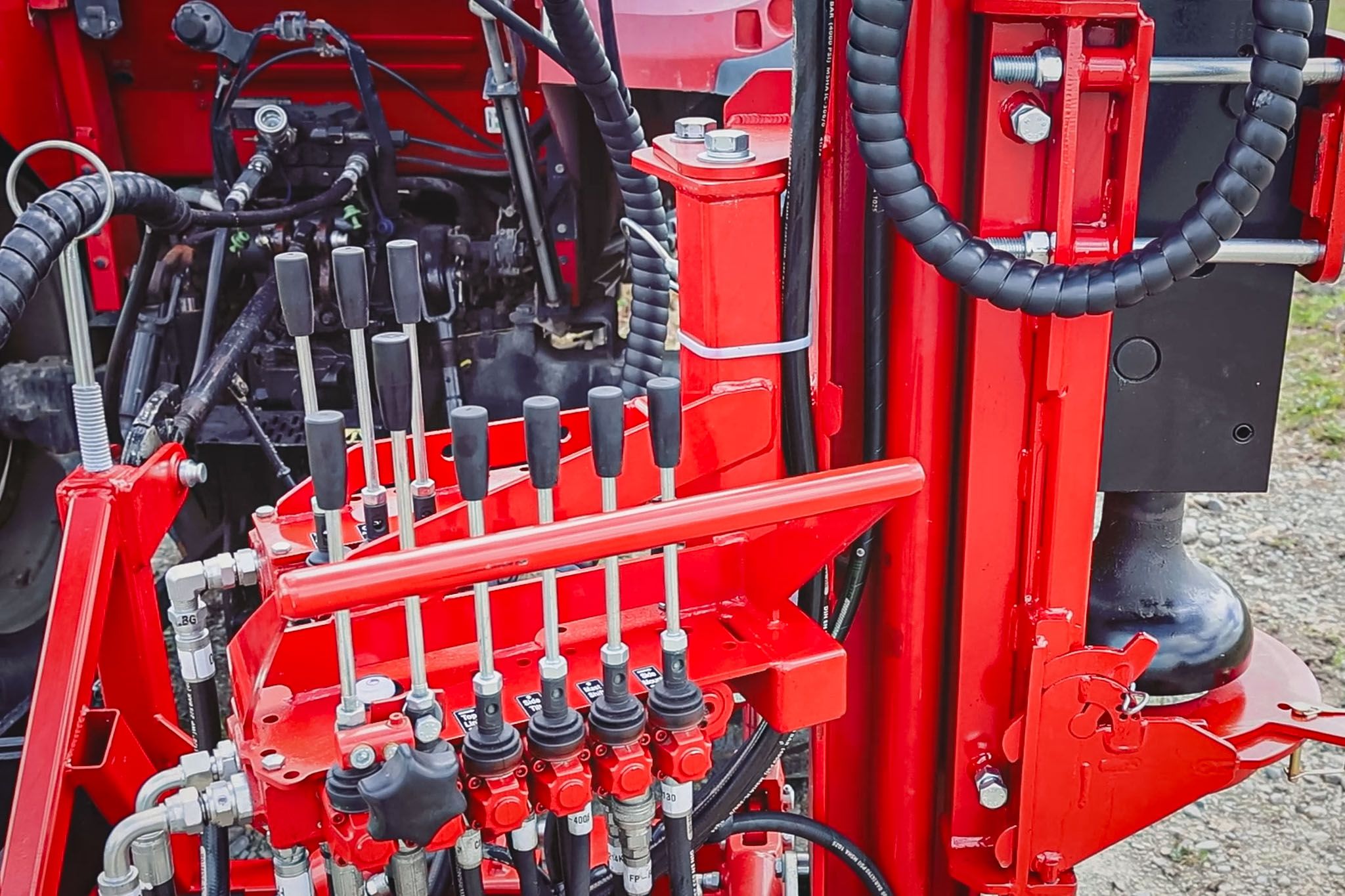 The Adjustable Valve Bank Holder